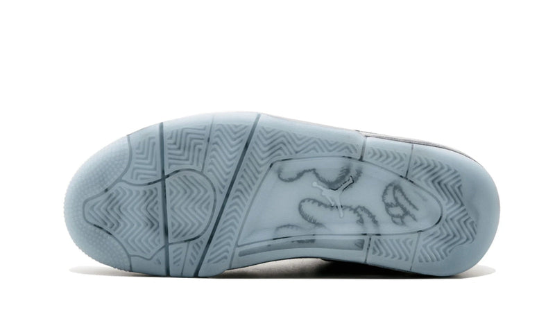 Air Jordan 4 Retro × KAWS